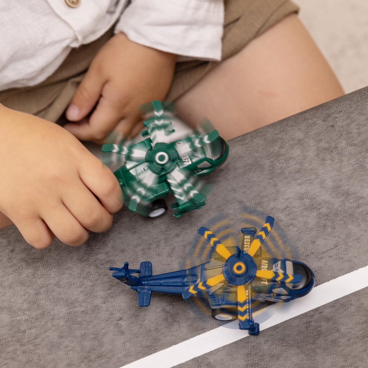 VROOMIX 16-Piece Pull-Back Airplane Toy Set (Fighter Jets, Helicopters & Bombers)